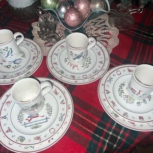 Johnson Brothers 12 days of Christmas 12 pcs Dinnerware Set